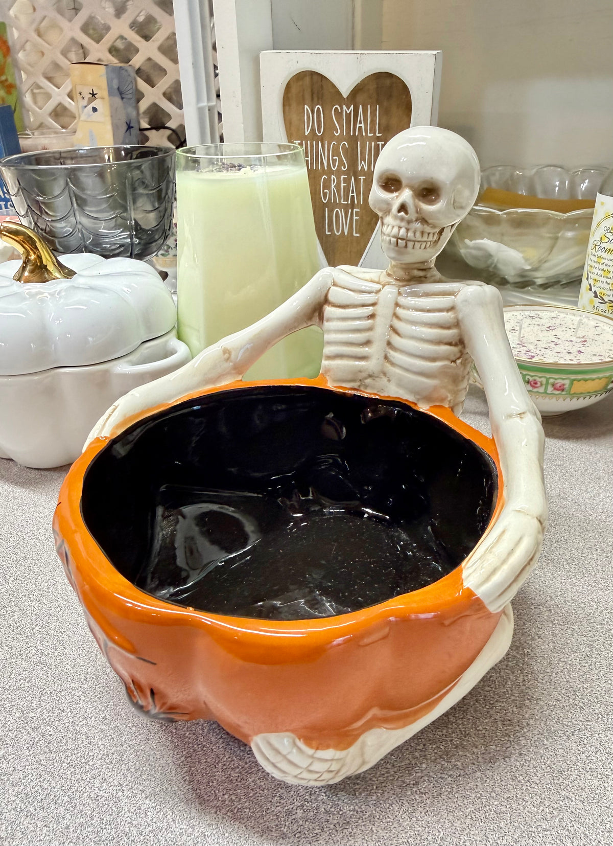 Skellaton Pumpkin Candle