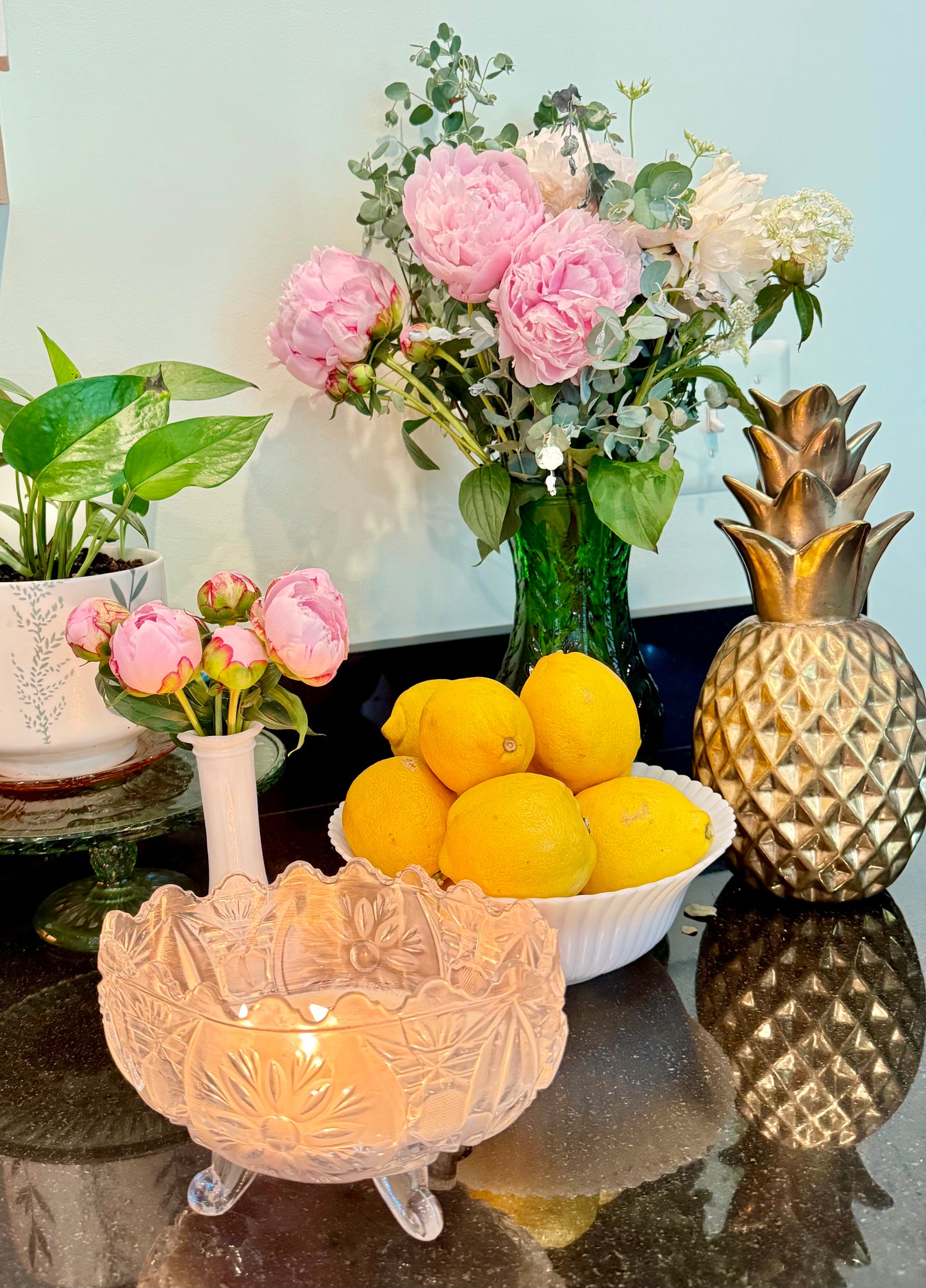 Glowing Elegance: Footed Crystal Bowl Lemongrass Lime Candle