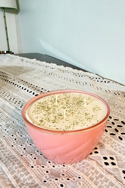 Vintage Elegance: Blush Pink Swirl Lemongrass Candle