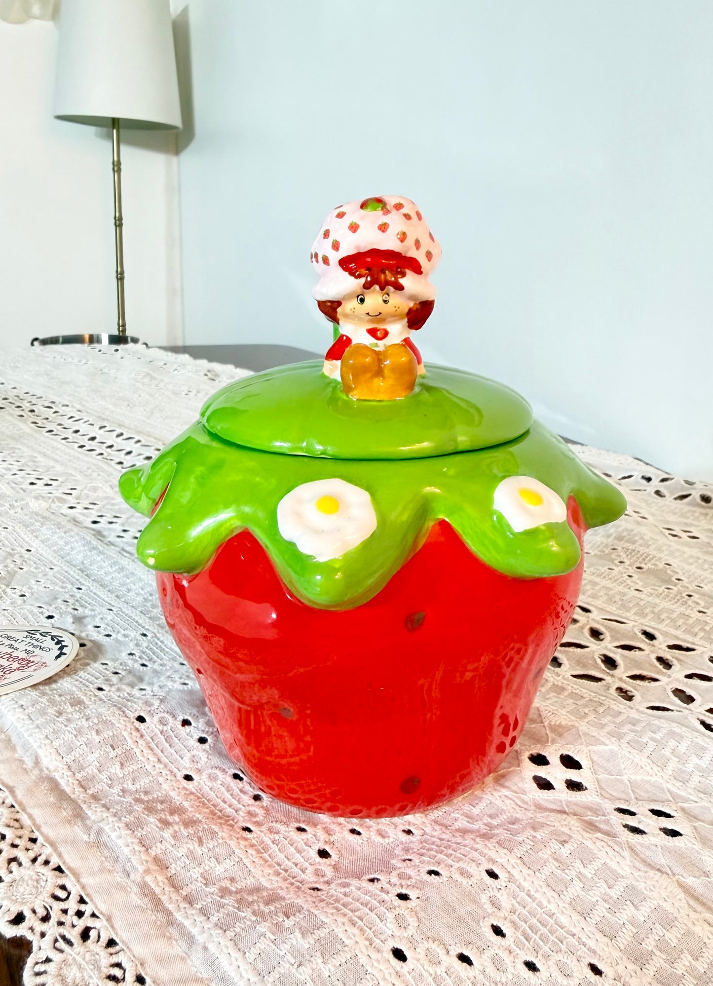 Sweet Nostalgia: Strawberry Shortcake Cookie Jar Candle
