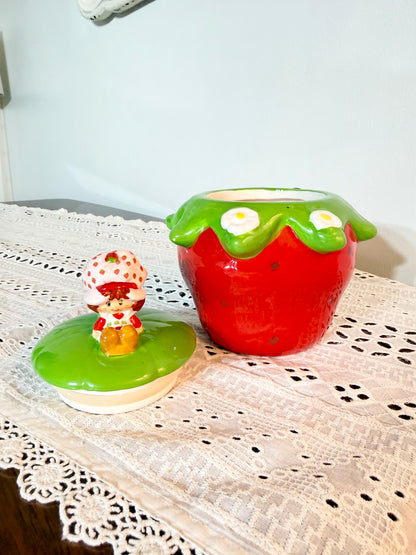 Sweet Nostalgia: Strawberry Shortcake Cookie Jar Candle
